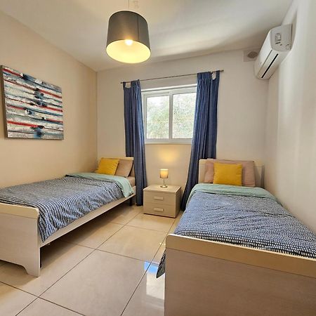 Sealine Apartment Сейнт Полс Бей Екстериор снимка
