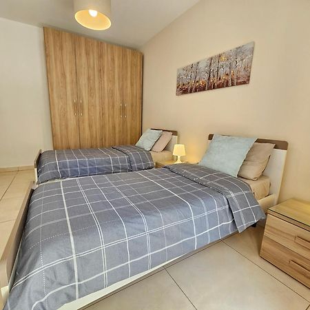 Sealine Apartment Сейнт Полс Бей Екстериор снимка